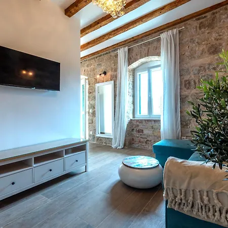Marasovic & Deluxe Apartamento Split