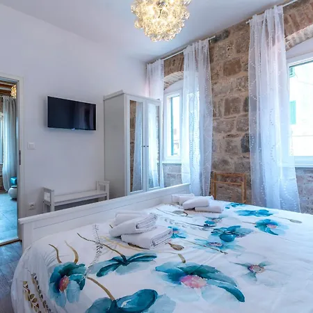 Apartman Marasovic & Deluxe Split