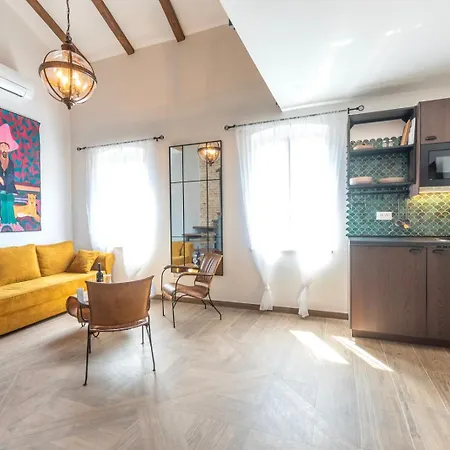 Marasovic & Deluxe Apartment