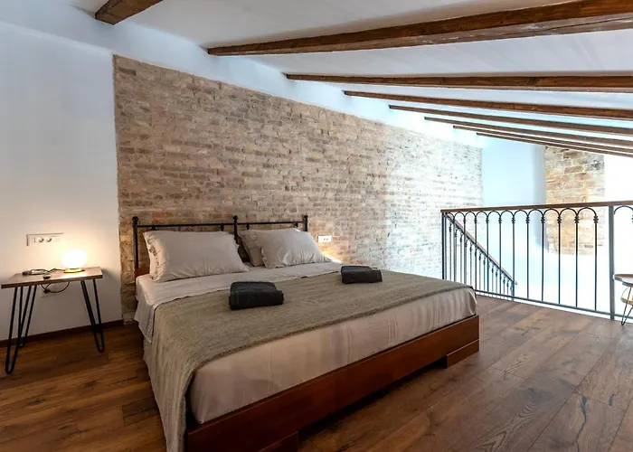Marasovic & Deluxe Apartamento *